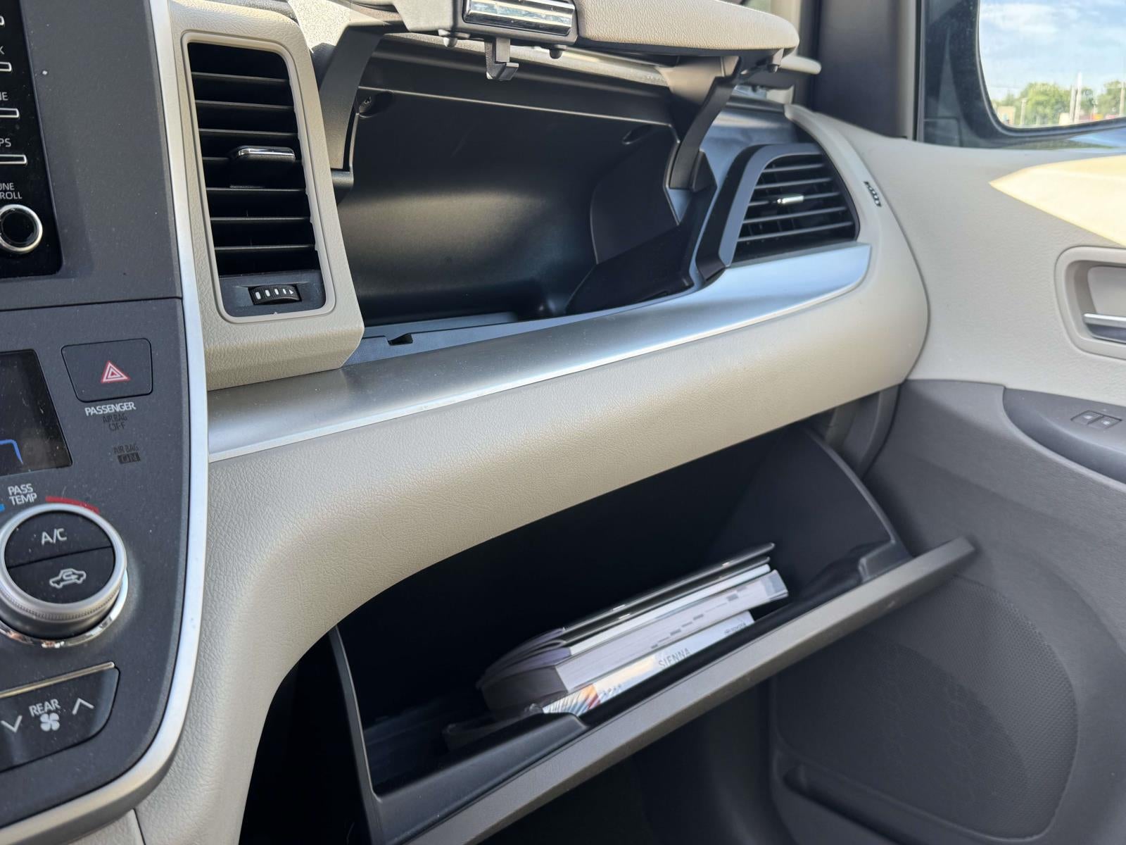 2020 Toyota Sienna LE