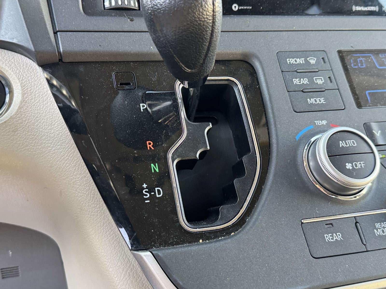 2020 Toyota Sienna LE
