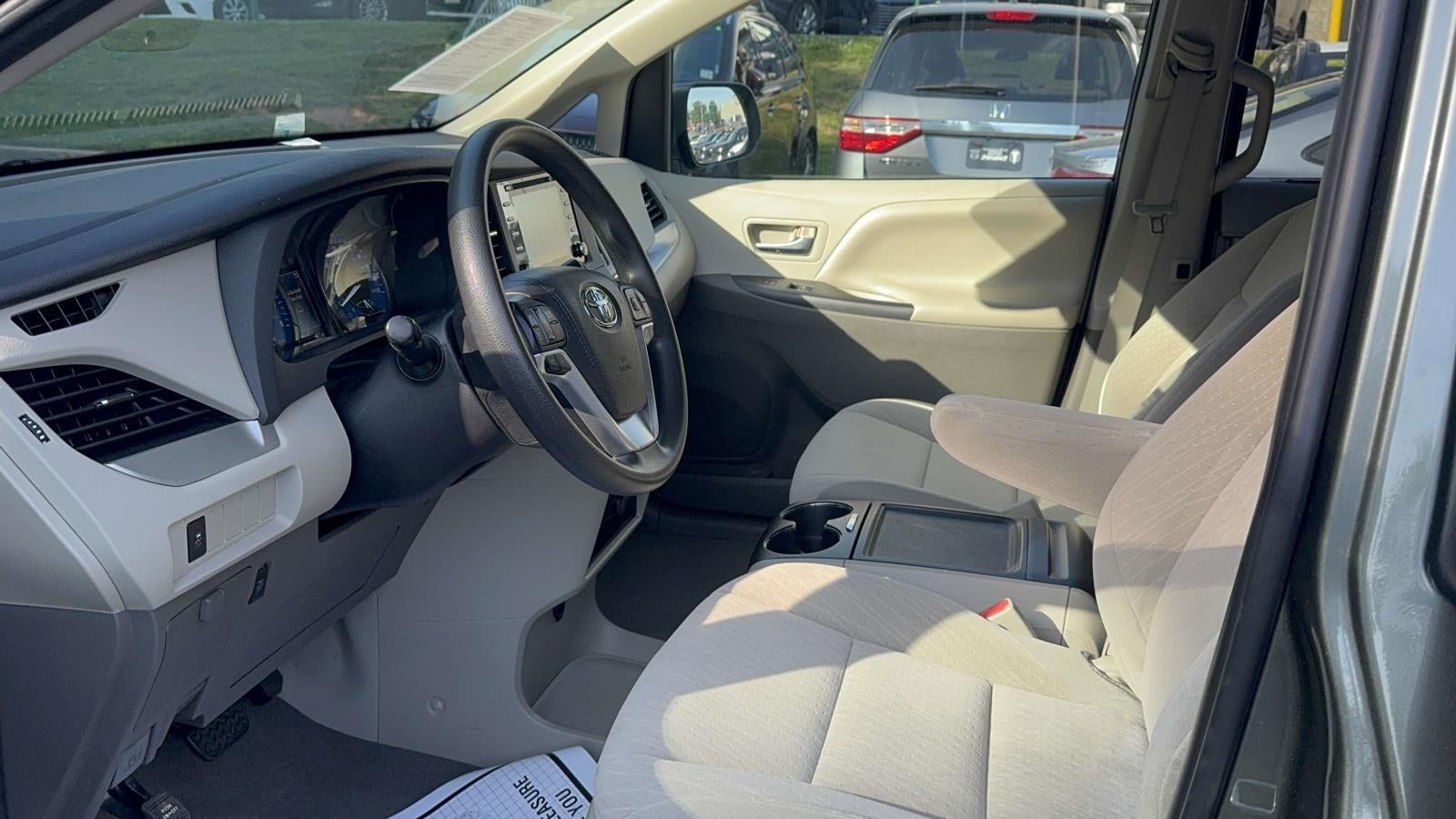 2020 Toyota Sienna LE