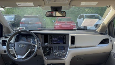 2020 Toyota Sienna LE