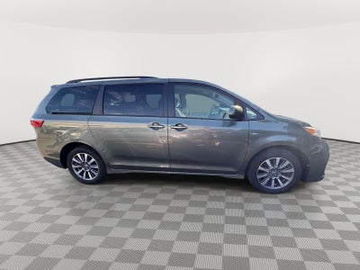 2020 Toyota Sienna LE