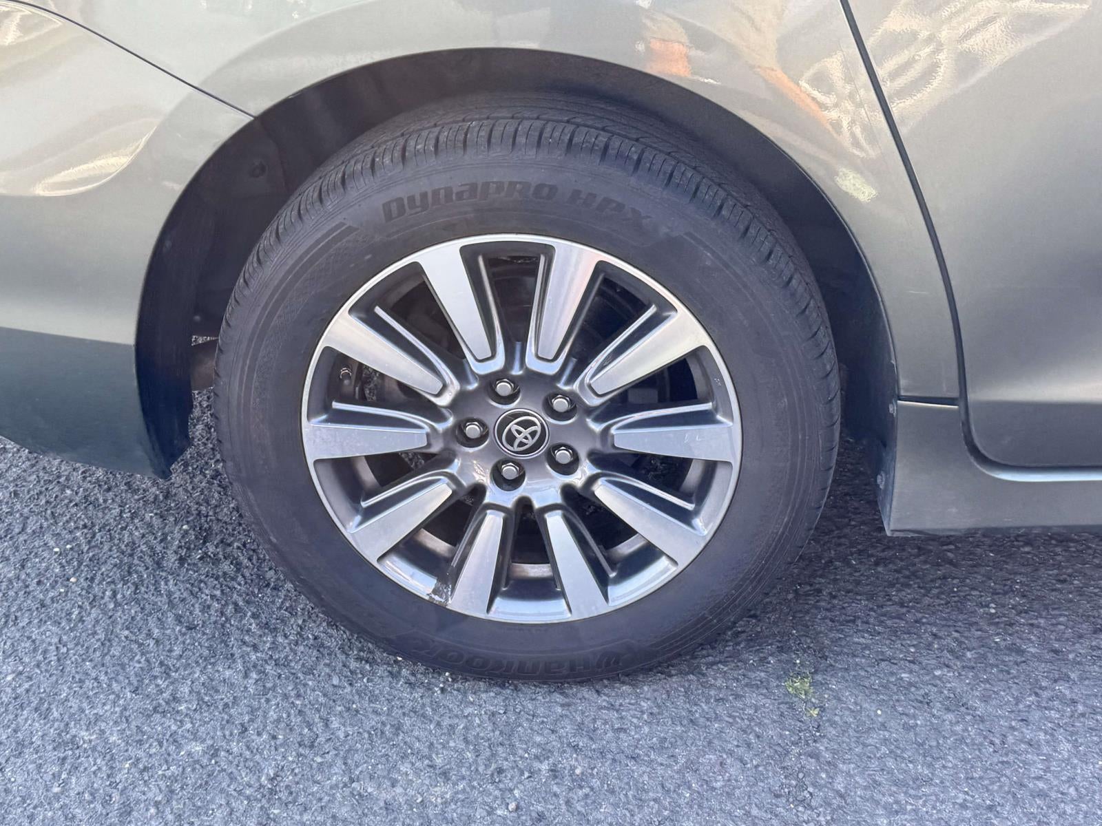 2020 Toyota Sienna LE