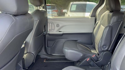 2022 Toyota Sienna LE