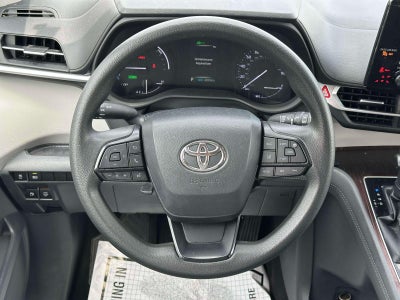 2023 Toyota Sienna LE