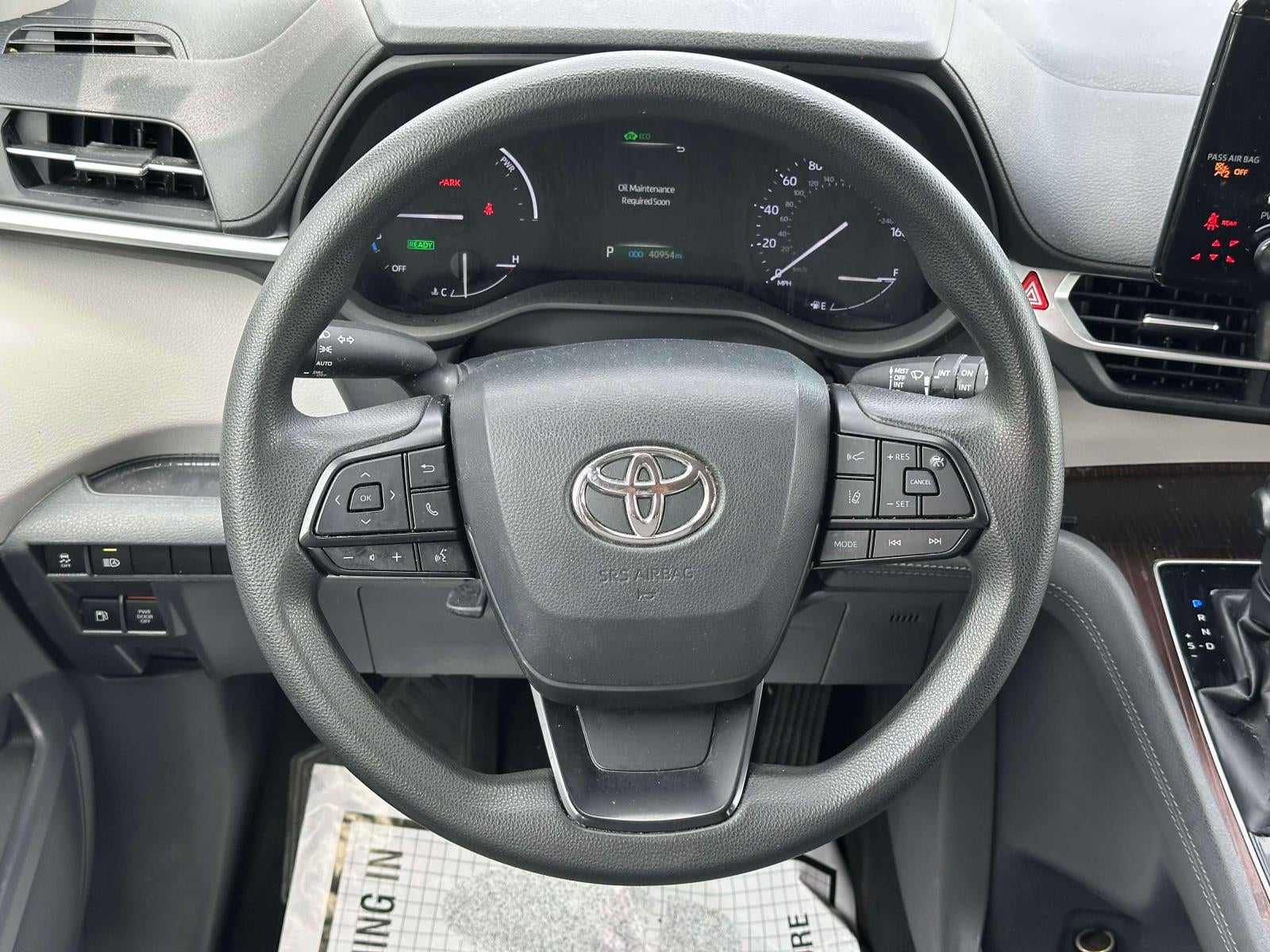 2023 Toyota Sienna LE