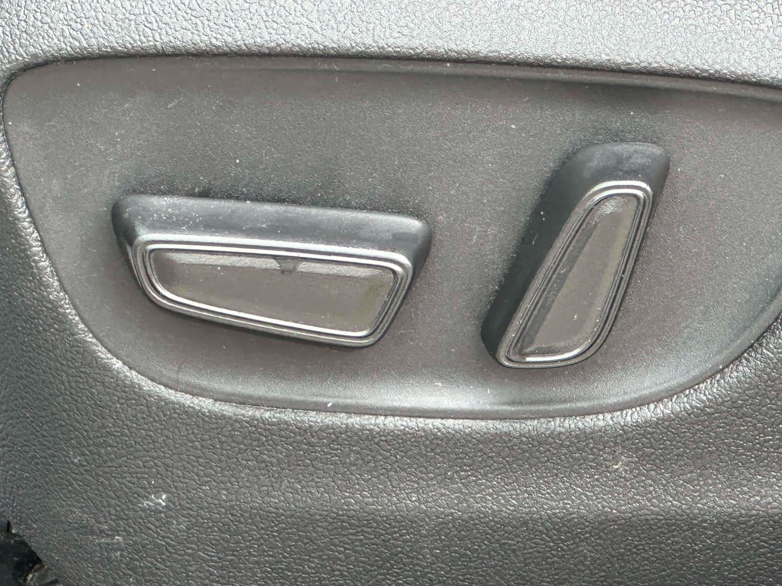 2023 Toyota Sienna LE