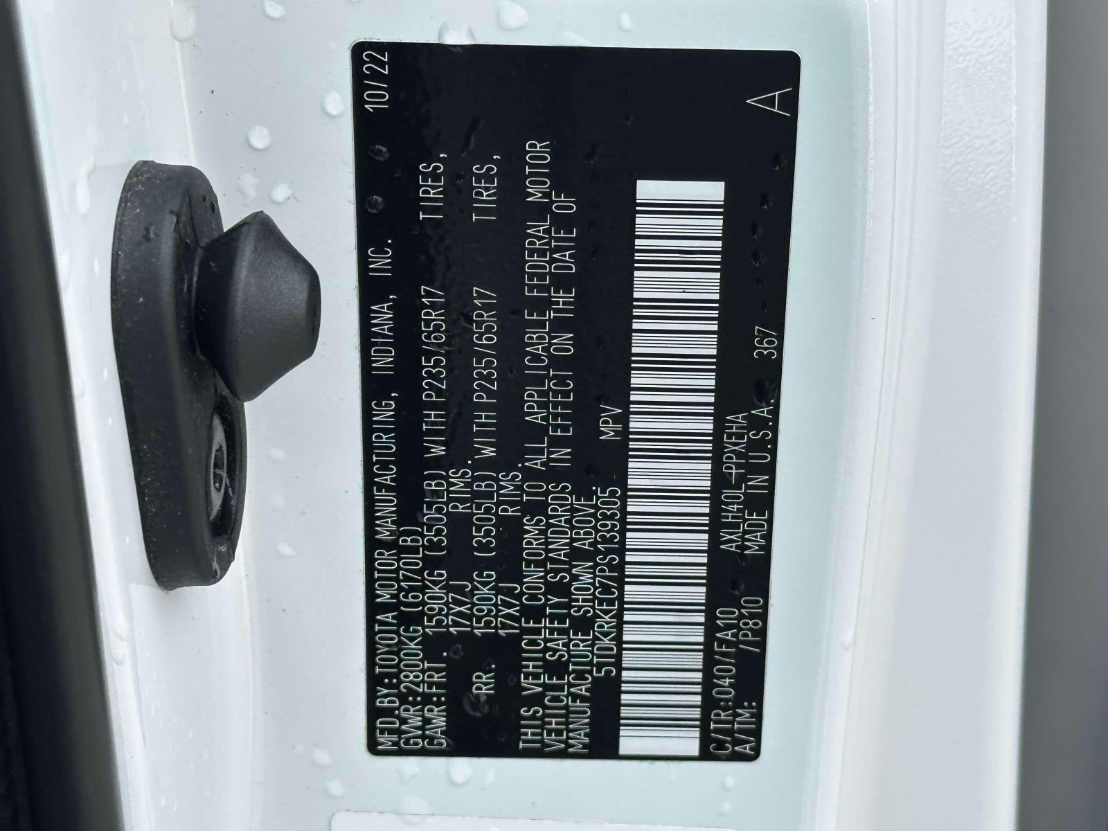 2023 Toyota Sienna LE