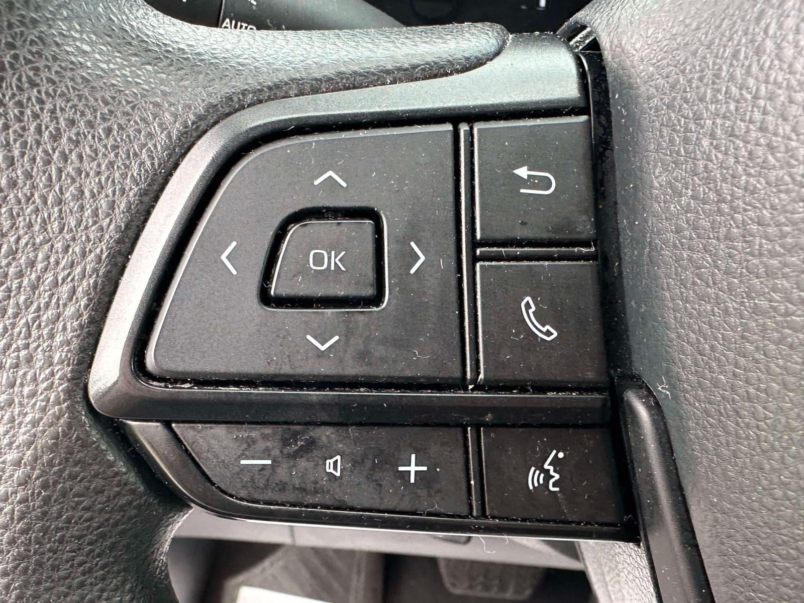 2023 Toyota Sienna LE