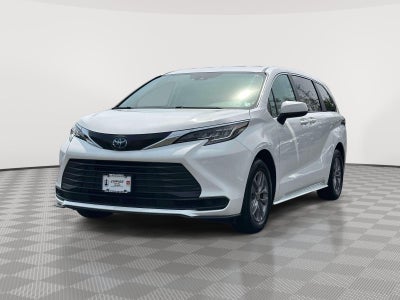 2023 Toyota Sienna LE