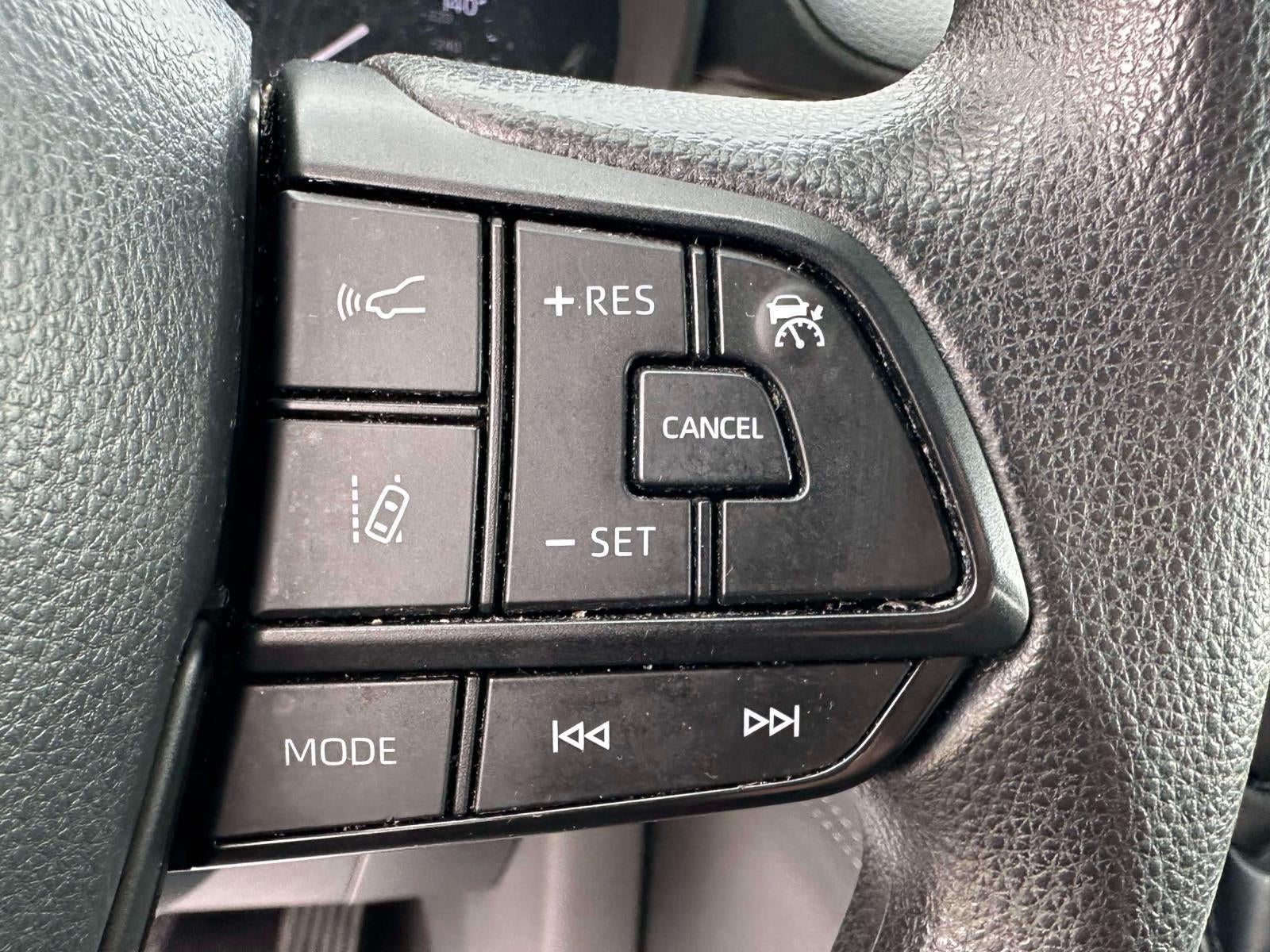 2023 Toyota Sienna LE