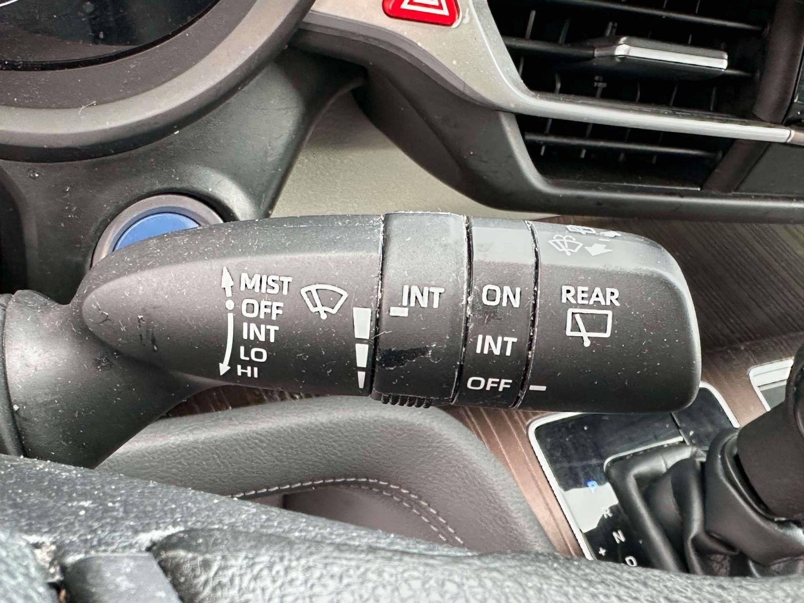 2023 Toyota Sienna LE