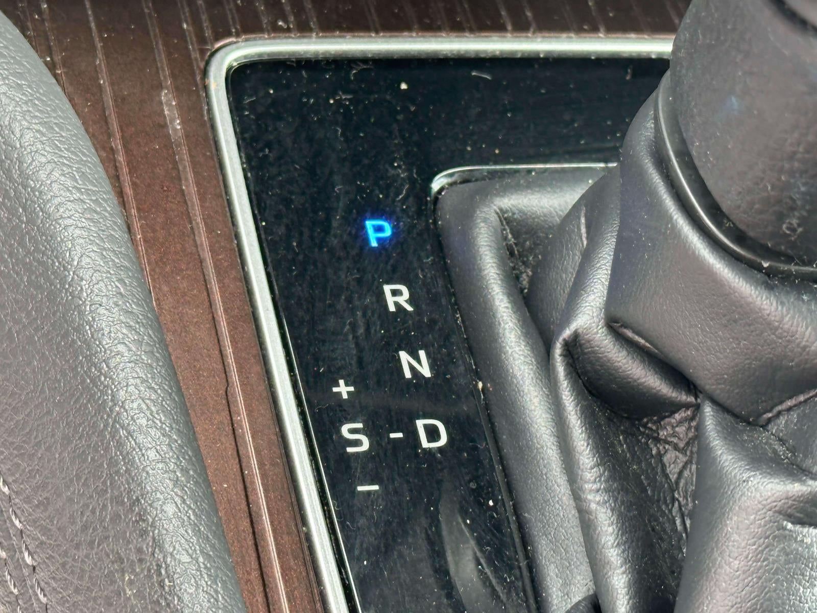 2023 Toyota Sienna LE