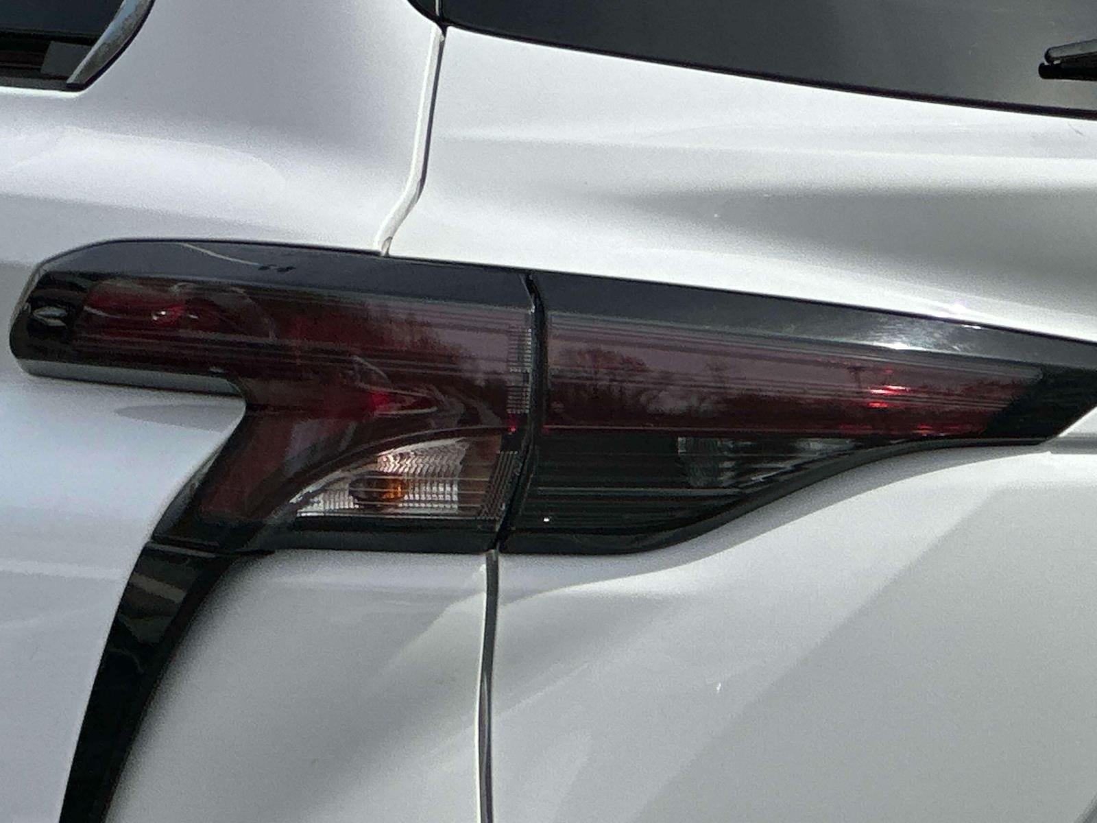 2023 Toyota Sienna LE