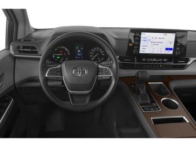 2023 Toyota Sienna LE