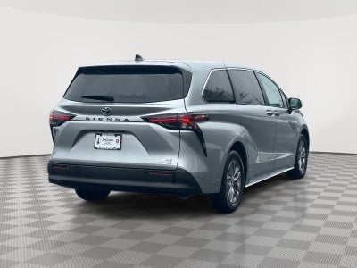 2021 Toyota Sienna LE