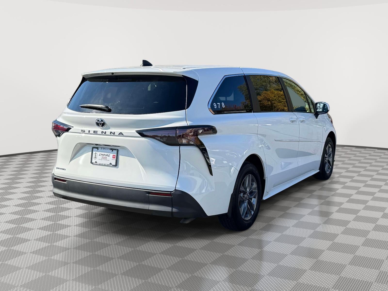 2026 Toyota Sienna LE