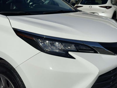 2023 Toyota Sienna LE