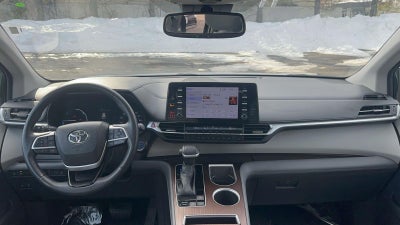 2024 Toyota Sienna XLE