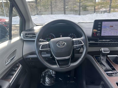 2024 Toyota Sienna XLE