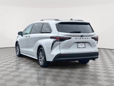 2024 Toyota Sienna XLE