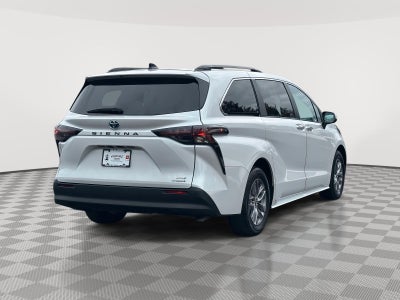 2024 Toyota Sienna XLE