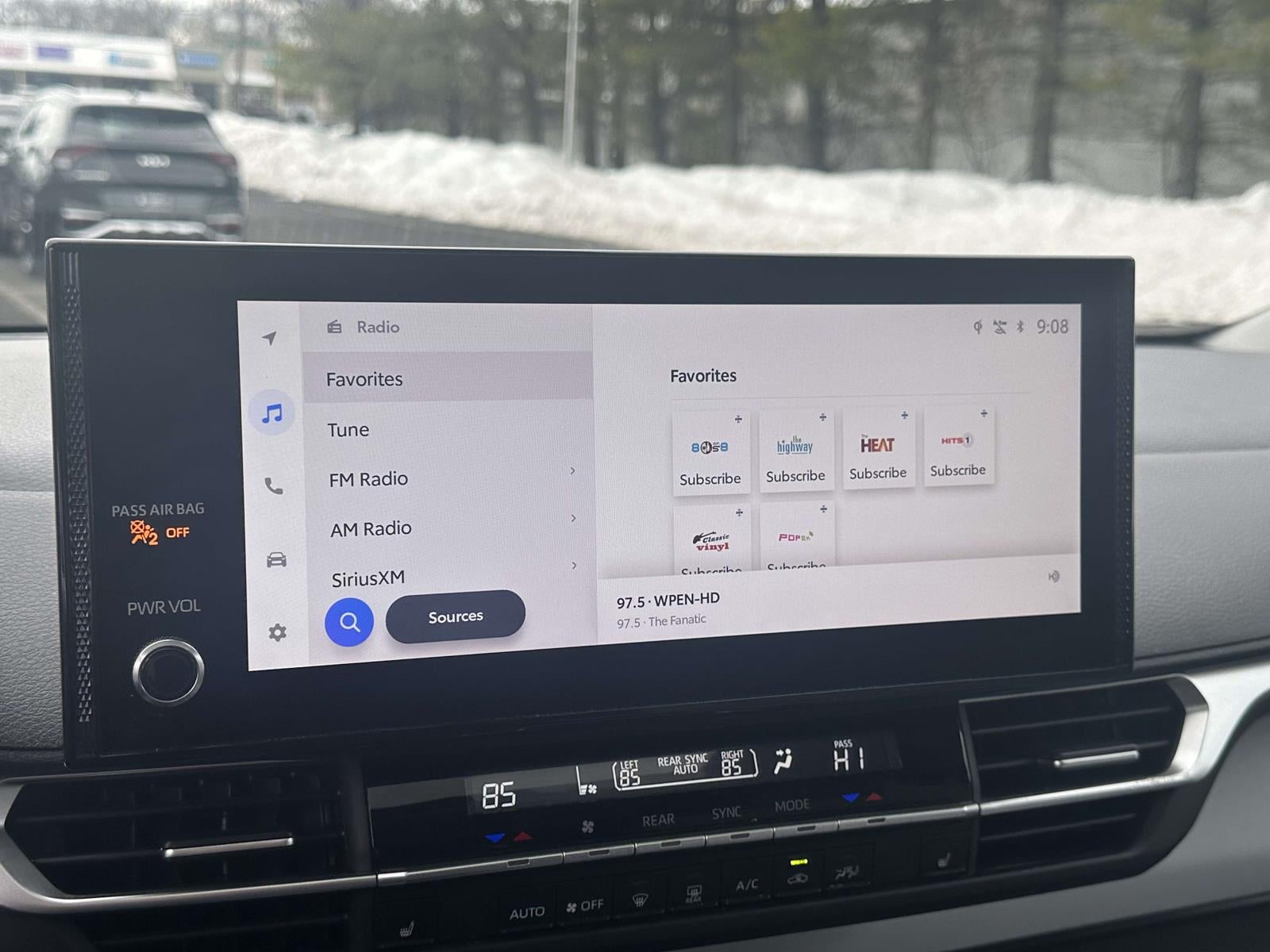2025 Toyota Sienna XLE 8 Passenger