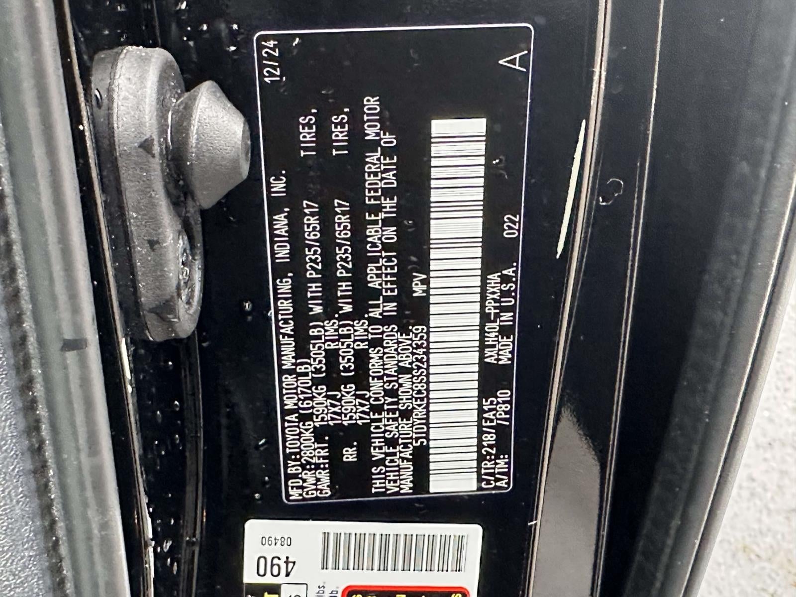 2025 Toyota Sienna XLE 8 Passenger