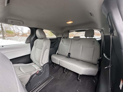 2025 Toyota Sienna XLE 8 Passenger