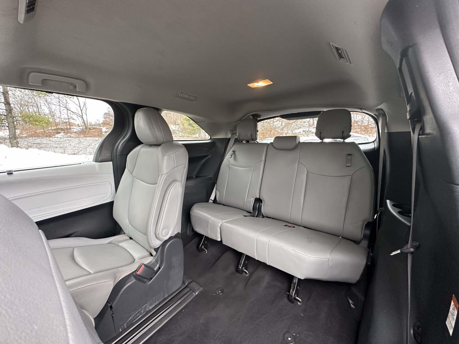 2025 Toyota Sienna XLE 8 Passenger