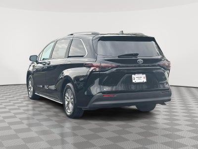 2025 Toyota Sienna XLE 8 Passenger