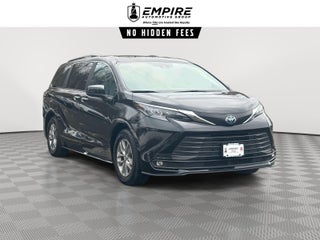 2025 Toyota Sienna XLE 8 Passenger