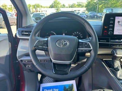 2021 Toyota Sienna XLE