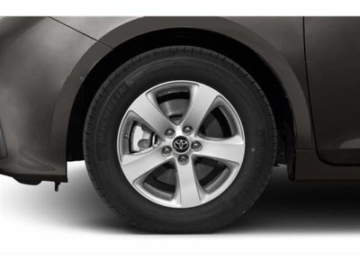 2019 Toyota Sienna XLE 8 Passenger