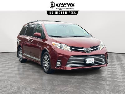 2018 Toyota Sienna XLE 8 Passenger