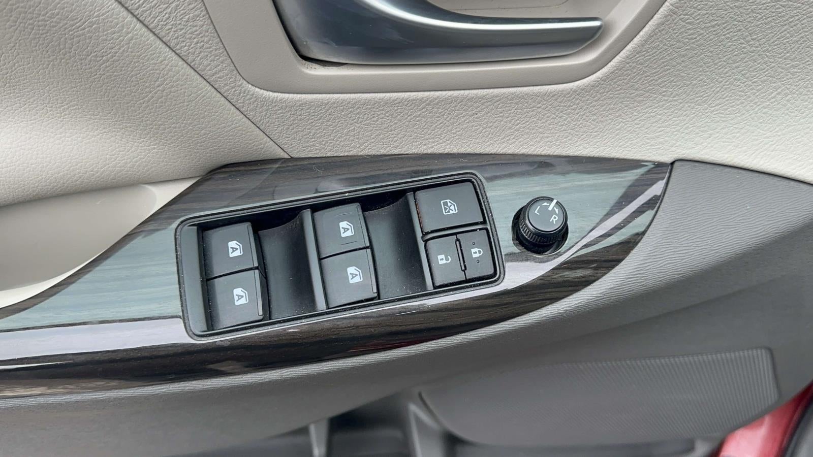 2018 Toyota Sienna XLE 8 Passenger