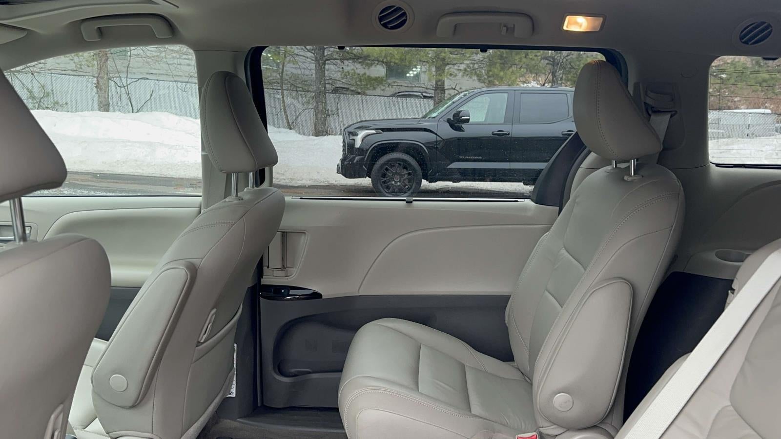 2018 Toyota Sienna XLE 8 Passenger