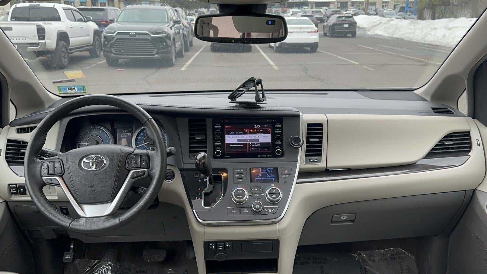 2018 Toyota Sienna XLE 8 Passenger