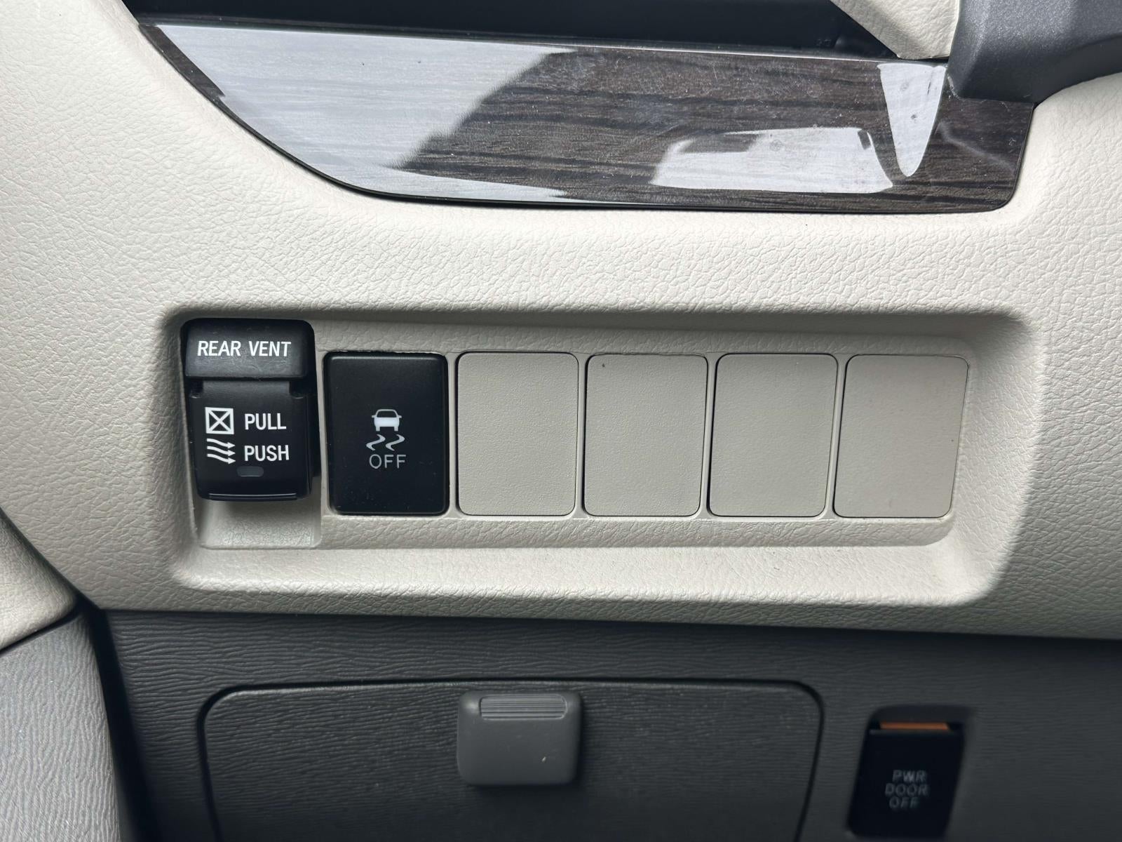 2018 Toyota Sienna XLE 8 Passenger
