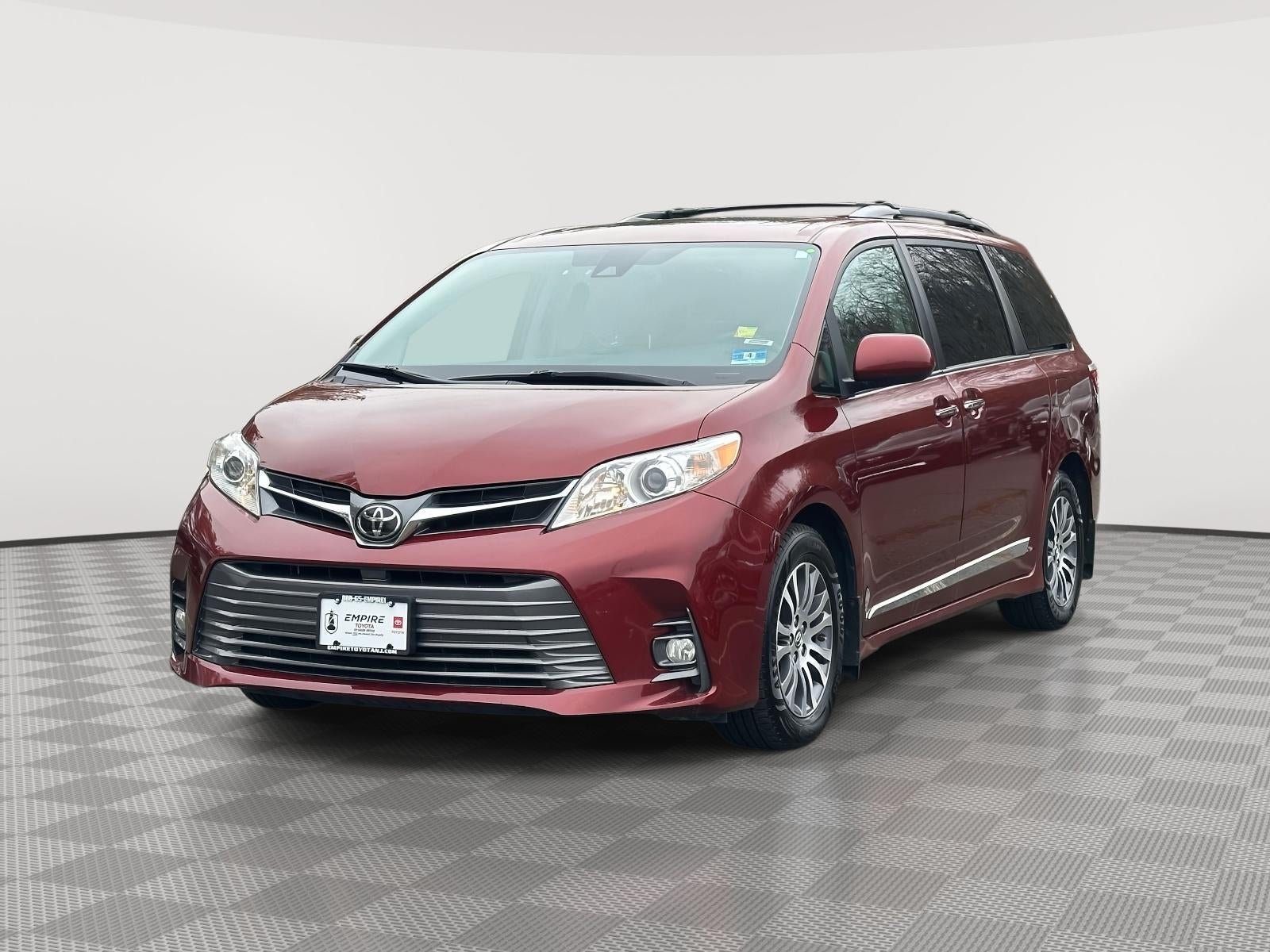 2018 Toyota Sienna XLE 8 Passenger