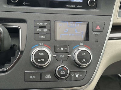 2018 Toyota Sienna XLE 8 Passenger