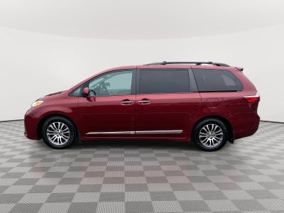 2018 Toyota Sienna XLE 8 Passenger