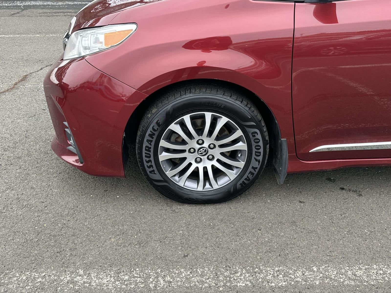 2018 Toyota Sienna XLE 8 Passenger