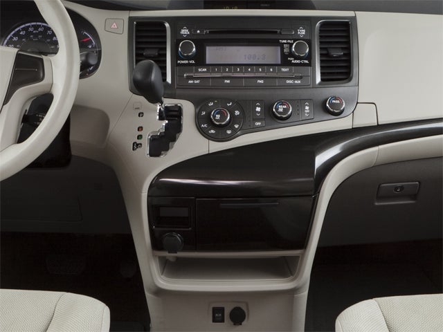 2013 Toyota Sienna L V6 7 Passenger