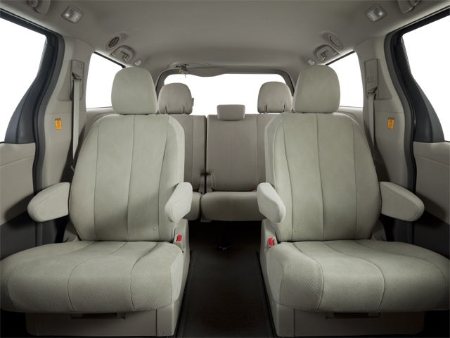 2013 Toyota Sienna L V6 7 Passenger