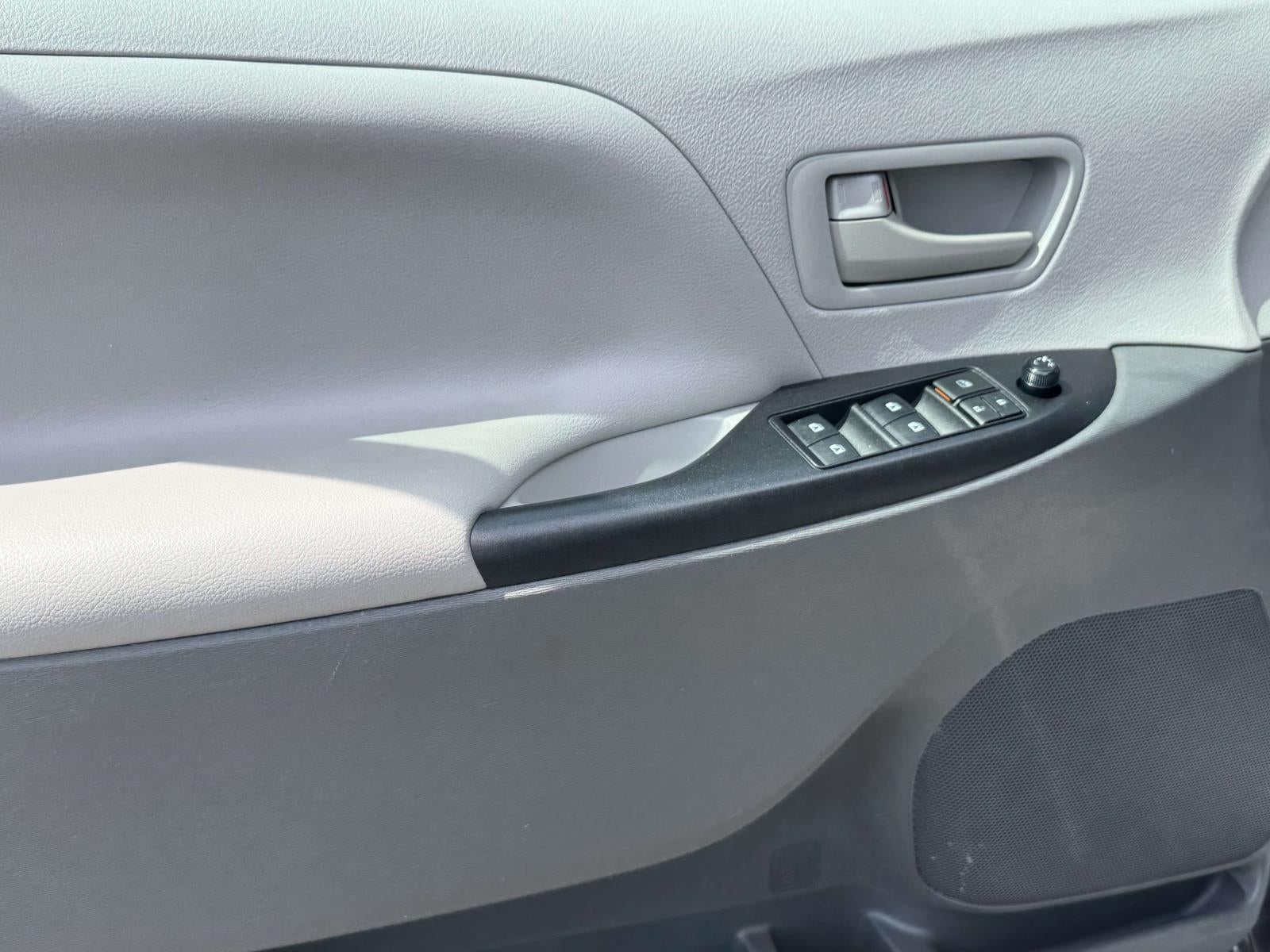 2020 Toyota Sienna L