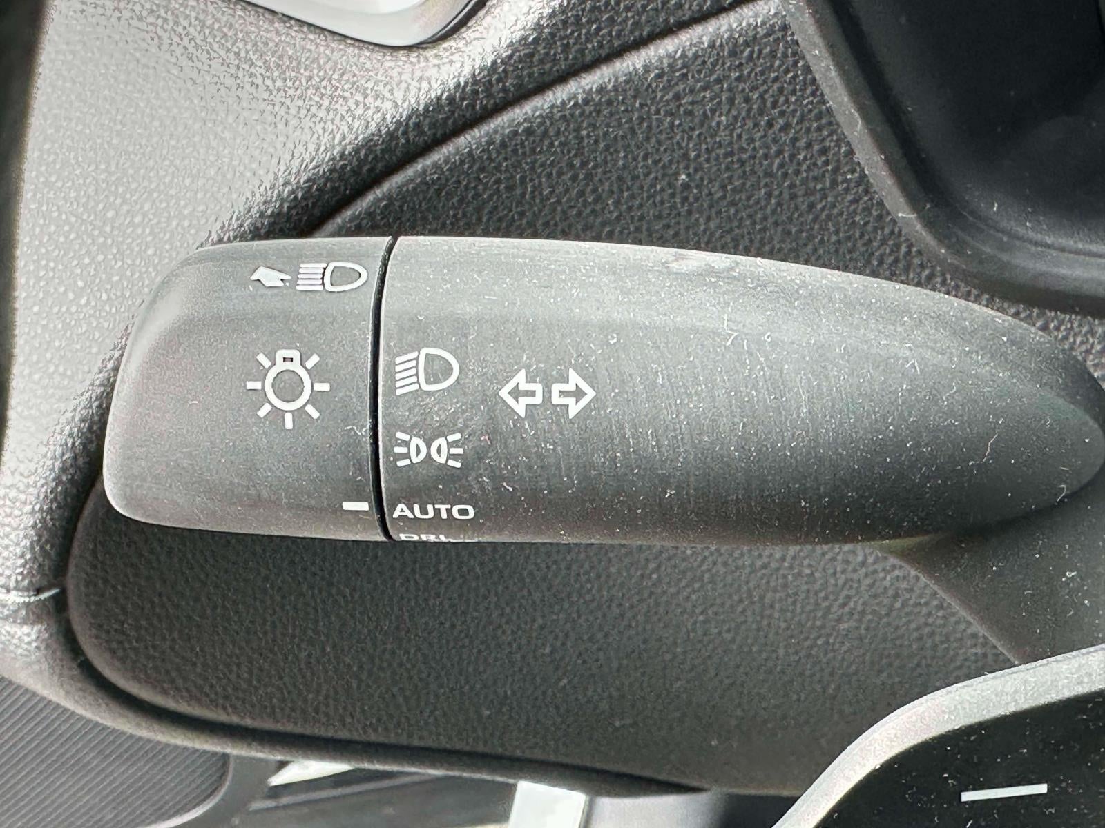 2023 Toyota Corolla Cross Hybrid SE