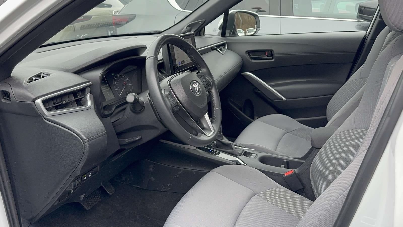 2024 Toyota Corolla Cross Hybrid SE