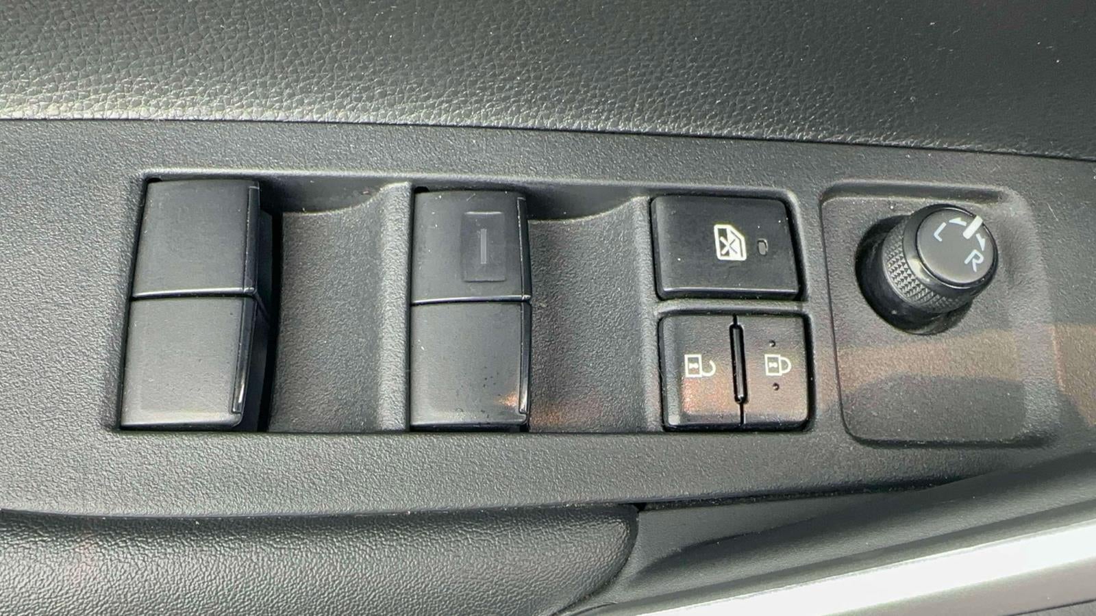 2024 Toyota Corolla Cross Hybrid SE