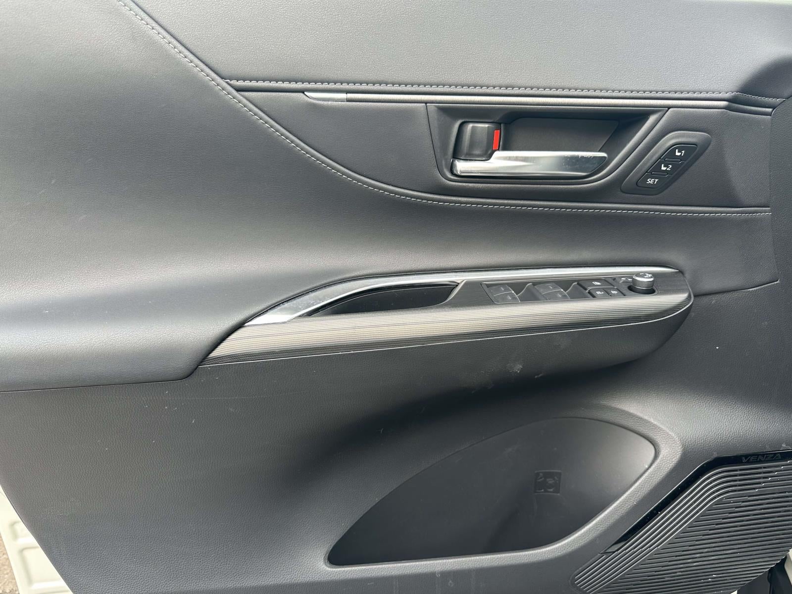 2022 Toyota Venza XLE