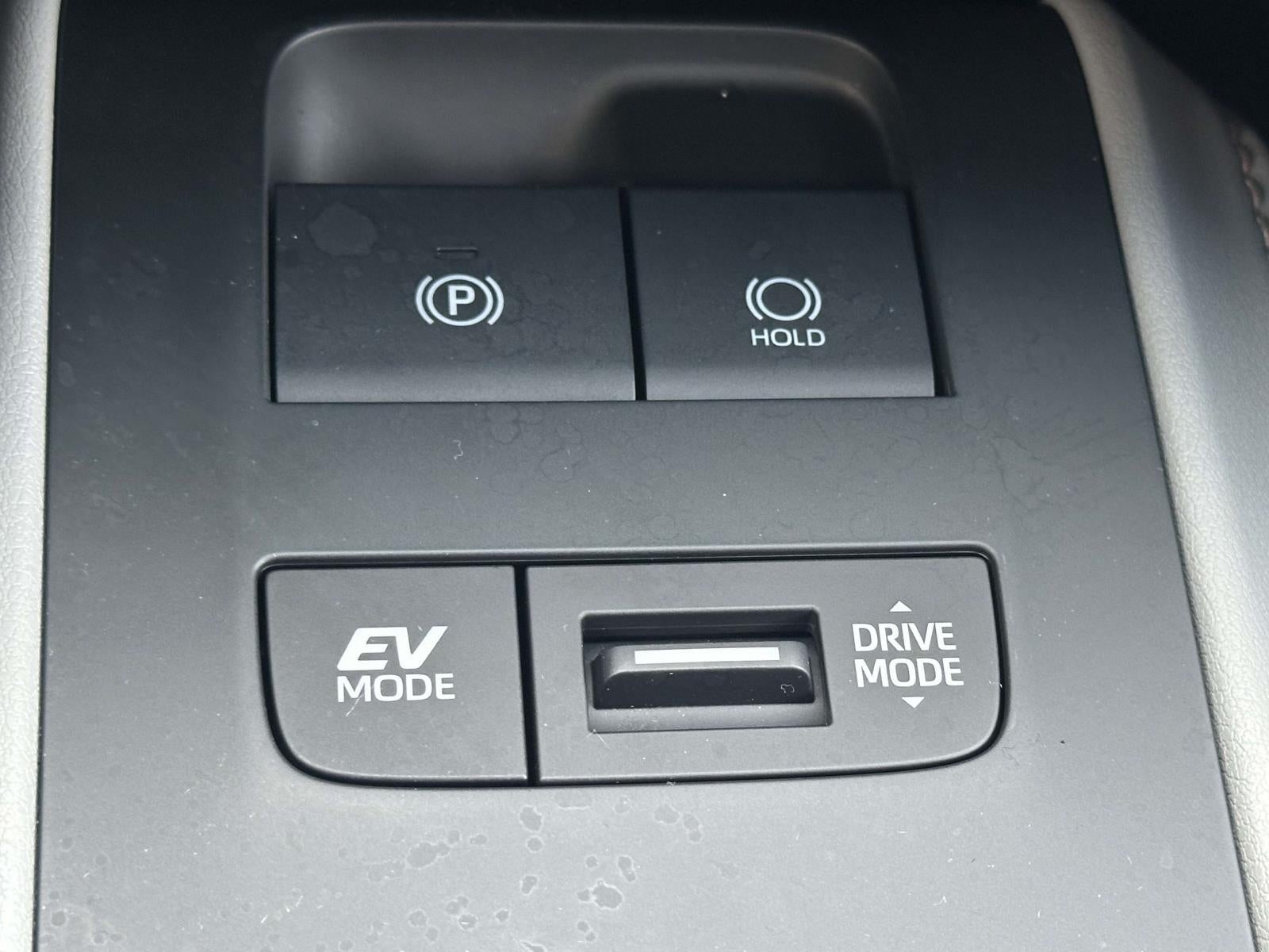 2024 Toyota Venza LE